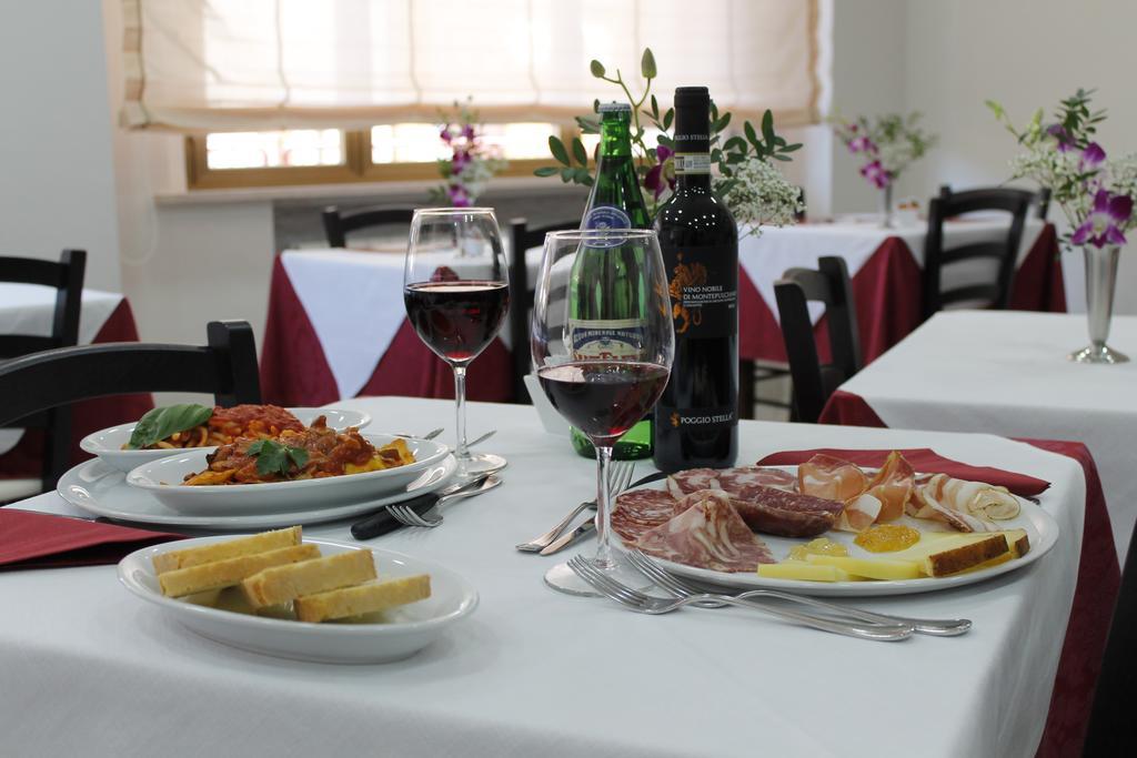 Santa Caterina Hotel & Bike Chianciano Terme Exterior photo