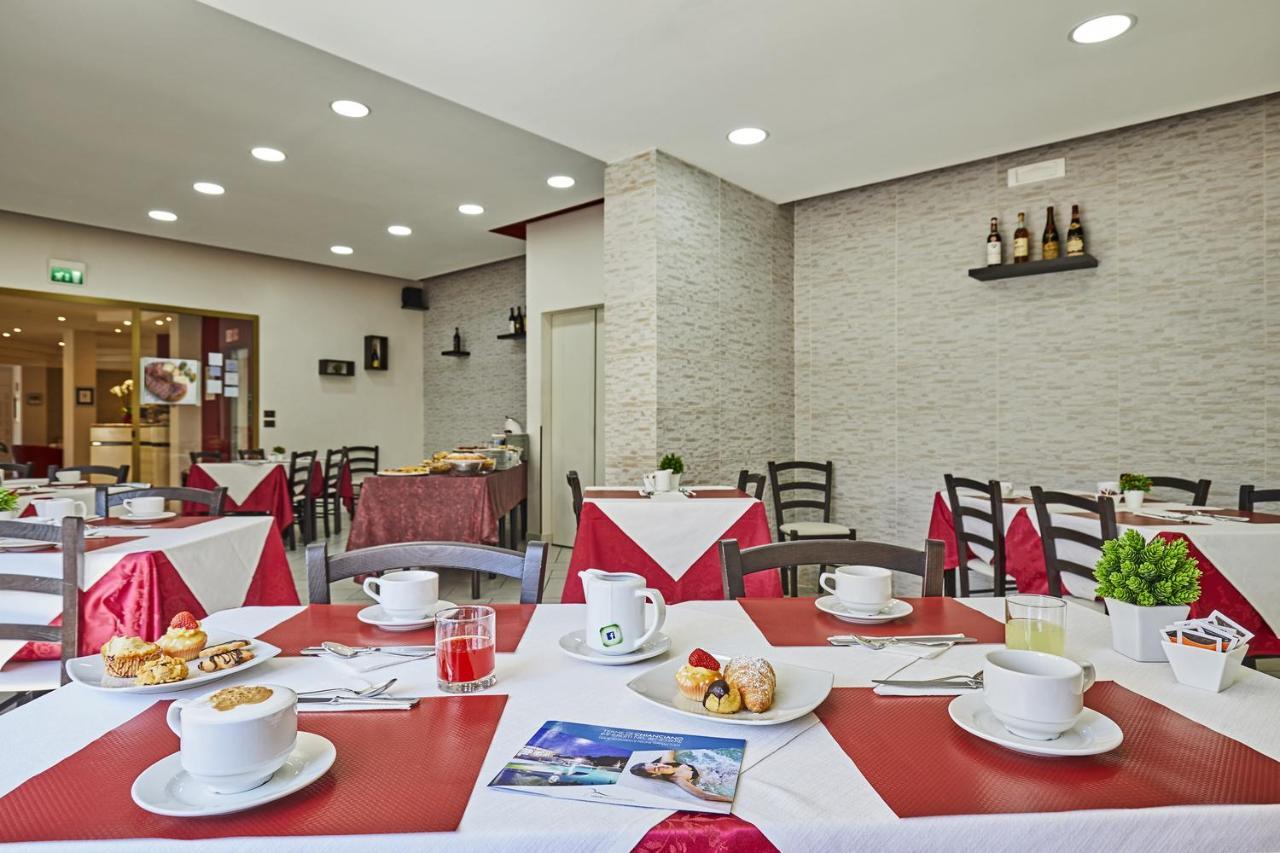 Santa Caterina Hotel & Bike Chianciano Terme Exterior photo